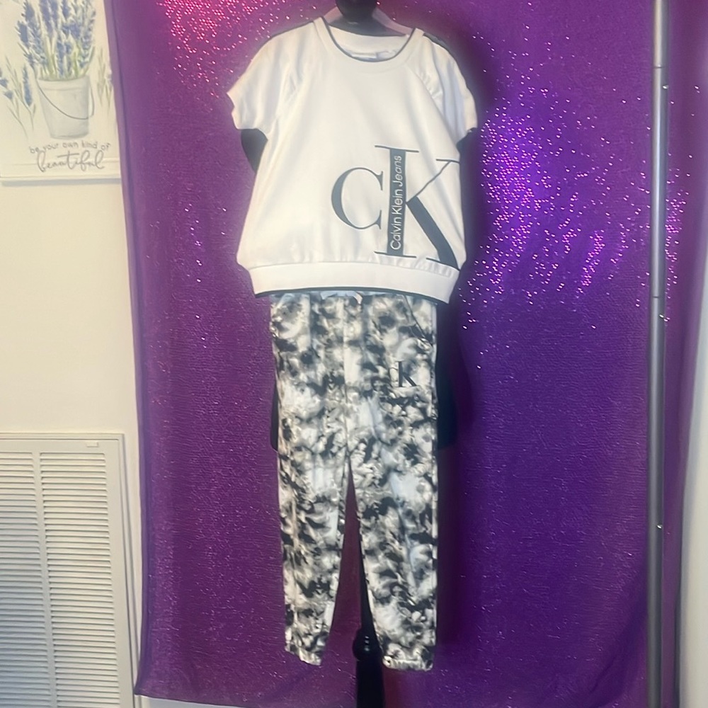 Calvin Klein Jeans 2 piece set